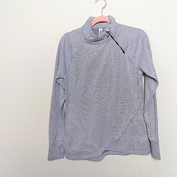 Kyodan Neutral Gray Cozy Karma Asymmetrical Hem Pullover Sweatshirt Size Small - Picture 1 of 9
